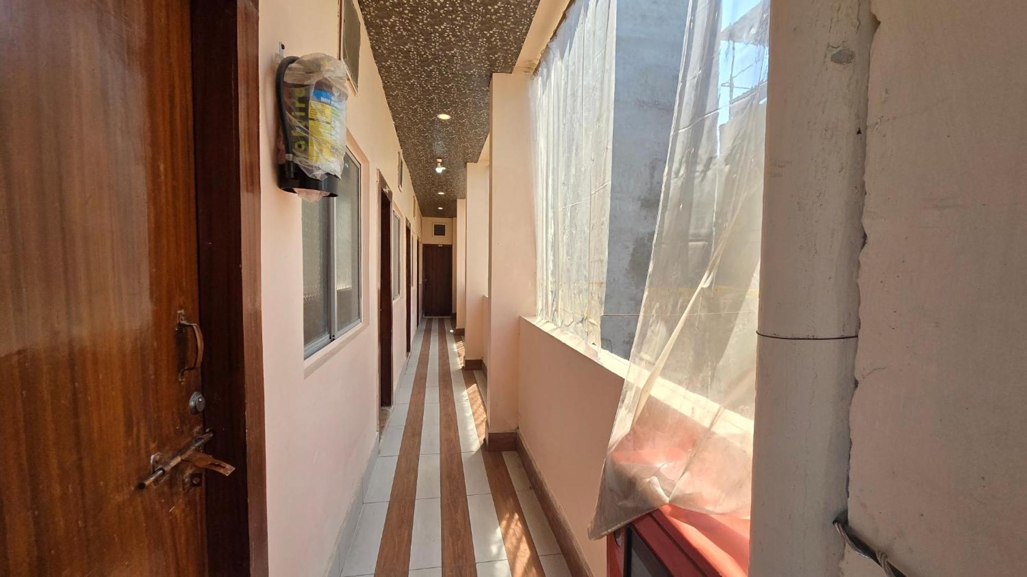Hotel Maheshwari Green'S Ujjain Bagian luar foto